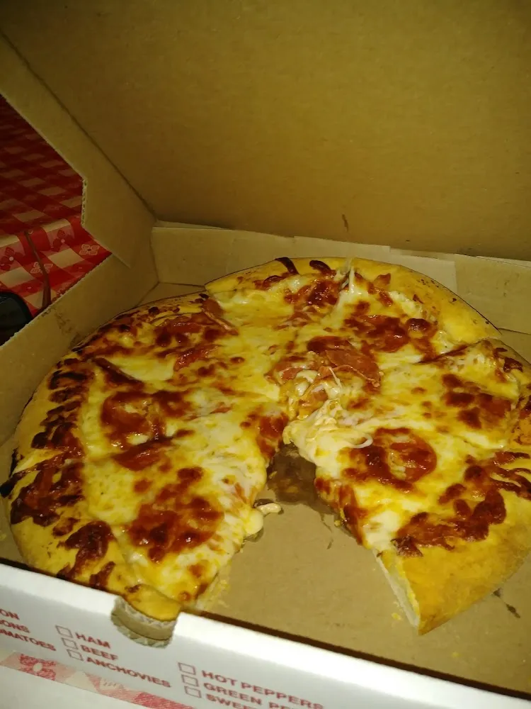 Med Pepperoni Pizza